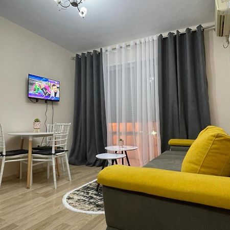 Comfort Apartment City Center Tirana Buitenkant foto