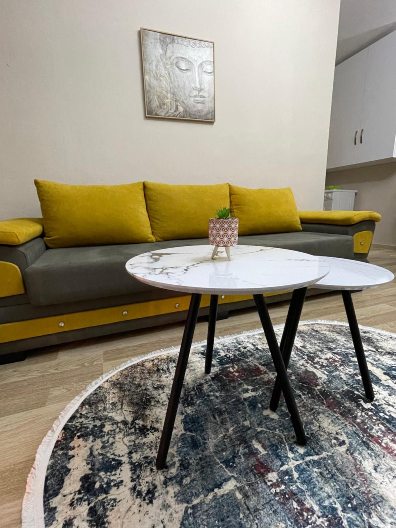 Comfort Apartment City Center Tirana Buitenkant foto