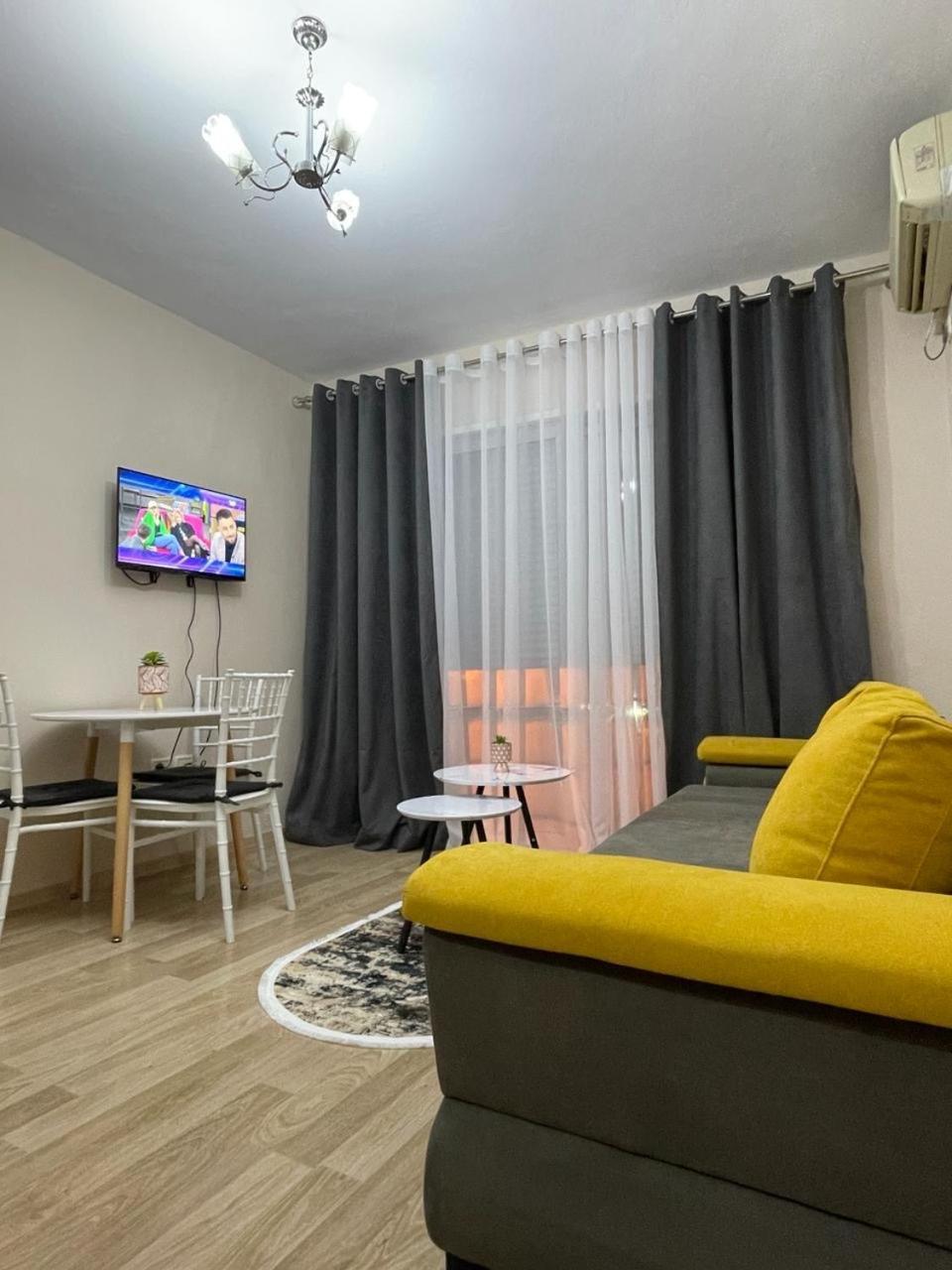 Comfort Apartment City Center Tirana Buitenkant foto