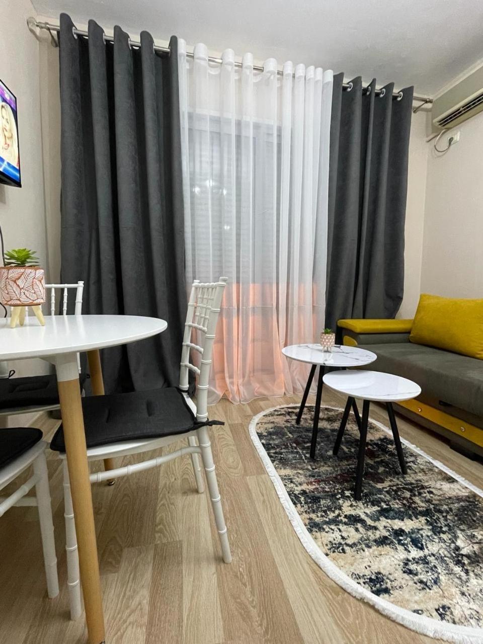 Comfort Apartment City Center Tirana Buitenkant foto