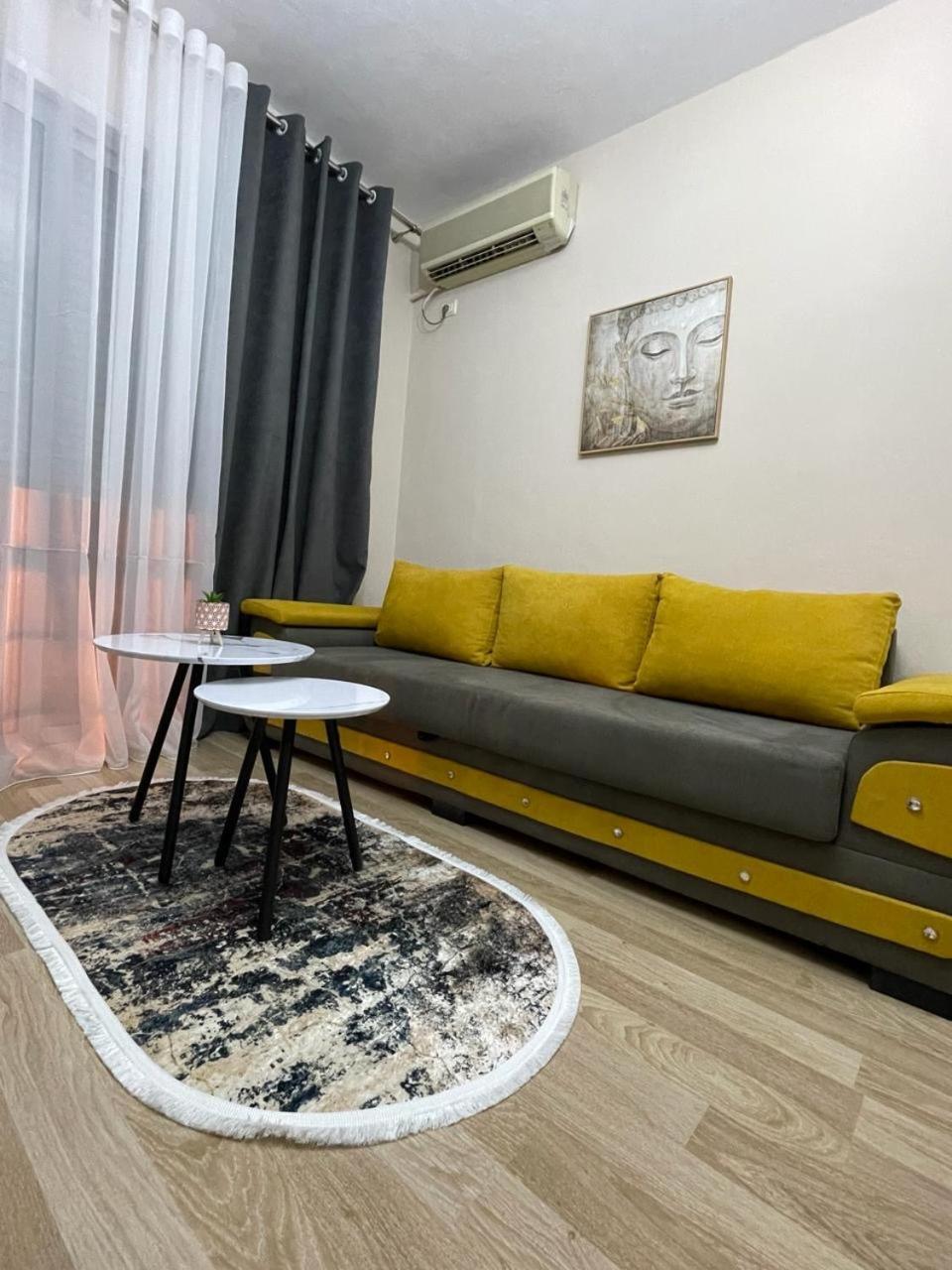 Comfort Apartment City Center Tirana Buitenkant foto