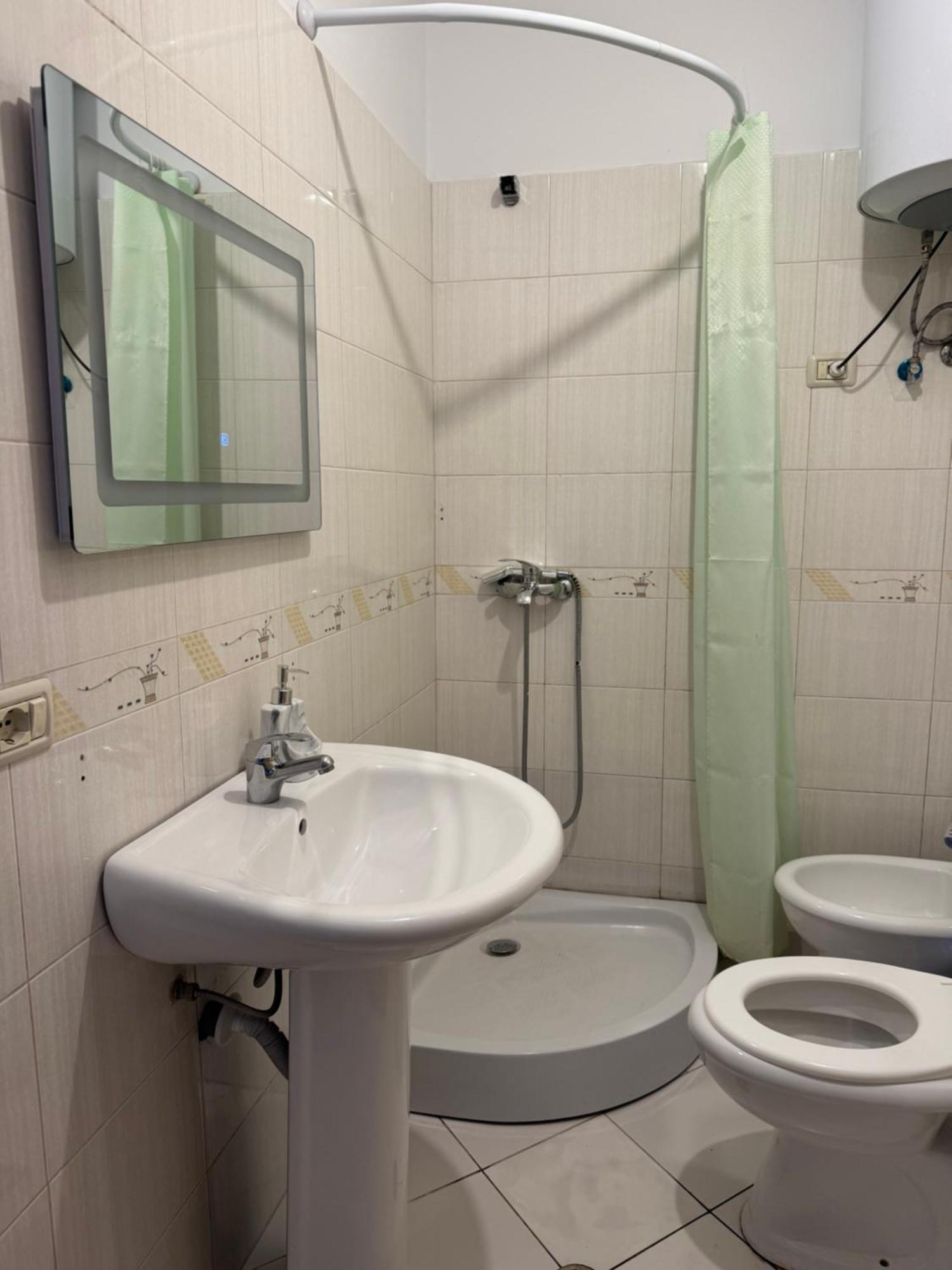Comfort Apartment City Center Tirana Buitenkant foto